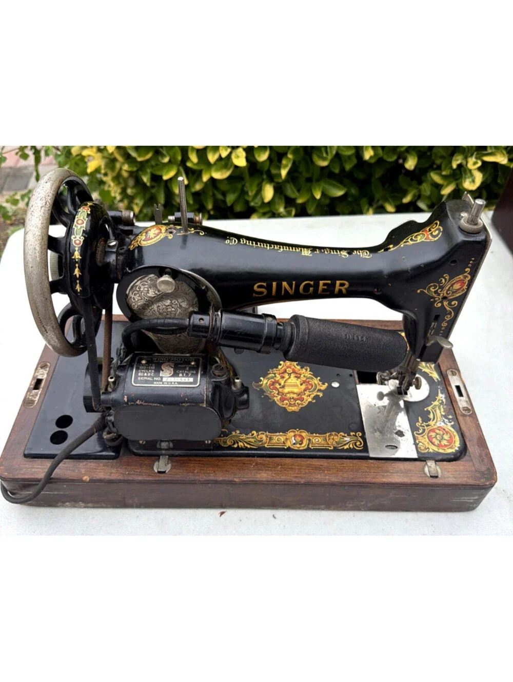 1922 Singer Model 128 La Vencedora Portable Sewing Machine No Power Cord